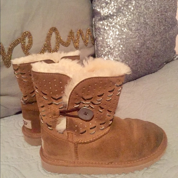 girls uggs size 1